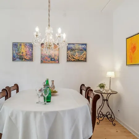 1 Bedroom Nice In *