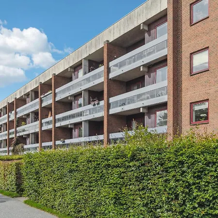 1 Bedroom Nice In Apartment